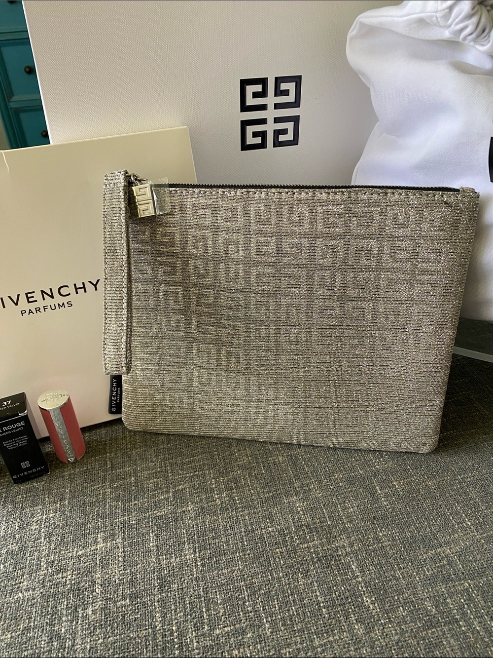 GIvenchy Sparkling Silver Metallic Mesh Wristlet Pouch Set - Picture 3 of 9